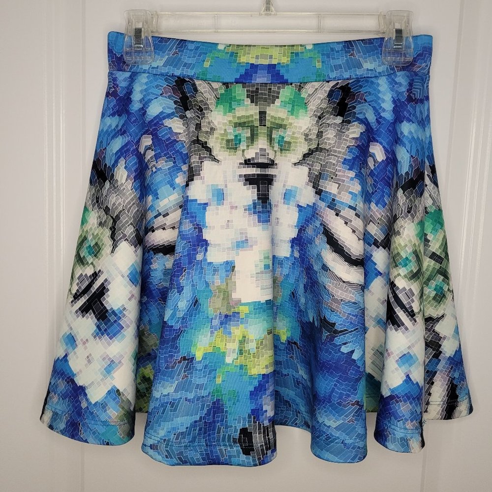 Romeo & Juliet Geometric Colorful Pattern Skirt in Size Small